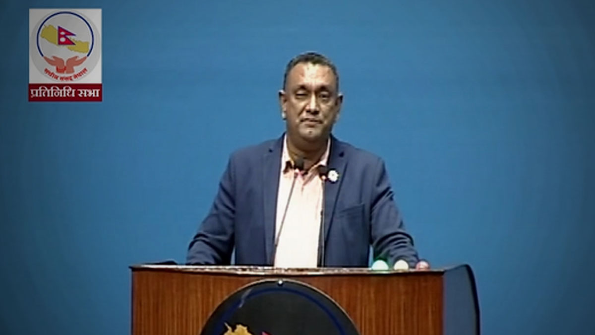 ओलीलाई सांसद थापाको प्रश्न- ‘नीति तथा कार्यक्रम कसरी कागजको खोस्टो मात्र भयो?’